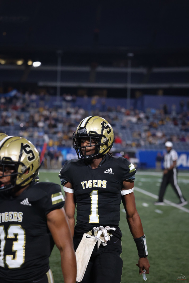 ATH, Demello Jones